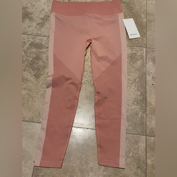 Lululemon Ebb To Train Tight Abstract Women's Sz 10 NWT - Picture 4 of 7